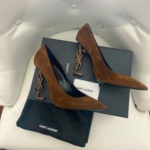 Saibt Laurent Brown suede Opyum pumps. Size 40